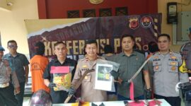 Kapolres Sukabumi saat menunjukkan barang bukti sabu. (Humas Polres Sukabumi) 