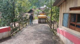 Pengaspalan Jalan Desa kampung Bangbayan Desa Cikelat Kecamatan Cisolok, ( GELIATMEDIA.COM/Asep T)