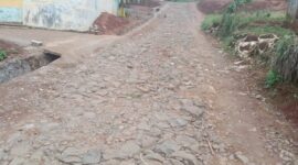 Desa Gunung Karamat Kecamatan Cisolok Kabupaten Sukabumi Pengaspalan Jalan Dari Anggaran DD Belum Dilaksakan,(GELIATMEDIA.COM/Asep T)