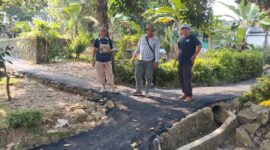 Pengaspalan Japak Dusun III Desa Cimanggu Kecamatan Palabuhanratu, ( GELIATMEDIA.COM/red)
