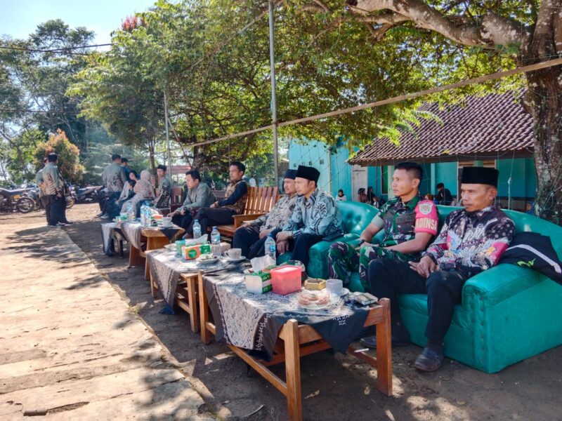 Babinsa Kertajaya Hadiri Acara Perpisahan Dan Kenaikan Kelas SMK Bina Anak Bangsa