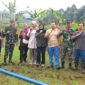 Batuud Dan Babinsa Koramil 0622-01/Cisolok Dampingi Petugas Kementerian Pertanian Pengecekan Pompanisasi,(GELIATMEDIA)