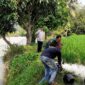 Babinsa Citarik Bantu Poktani Dalam Giat Pompanisasi Pengairan Sawah
