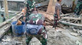 Danramil 2202/Palabuhanratu Dan Anggota Laksanakan Kerja Bakti Pembangunan Rutilahu Hari Ke-8
