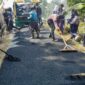 Pengaspalan Jalan Lingkungan, Tingkatkan Perekonomian Masyarakat.