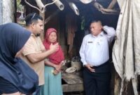 Anggota DPRD Fraksi PKB Salurkan Gaji Pertama untuk Bantu Perbaiki Rumah Tidak Layak Huni di Simpenan