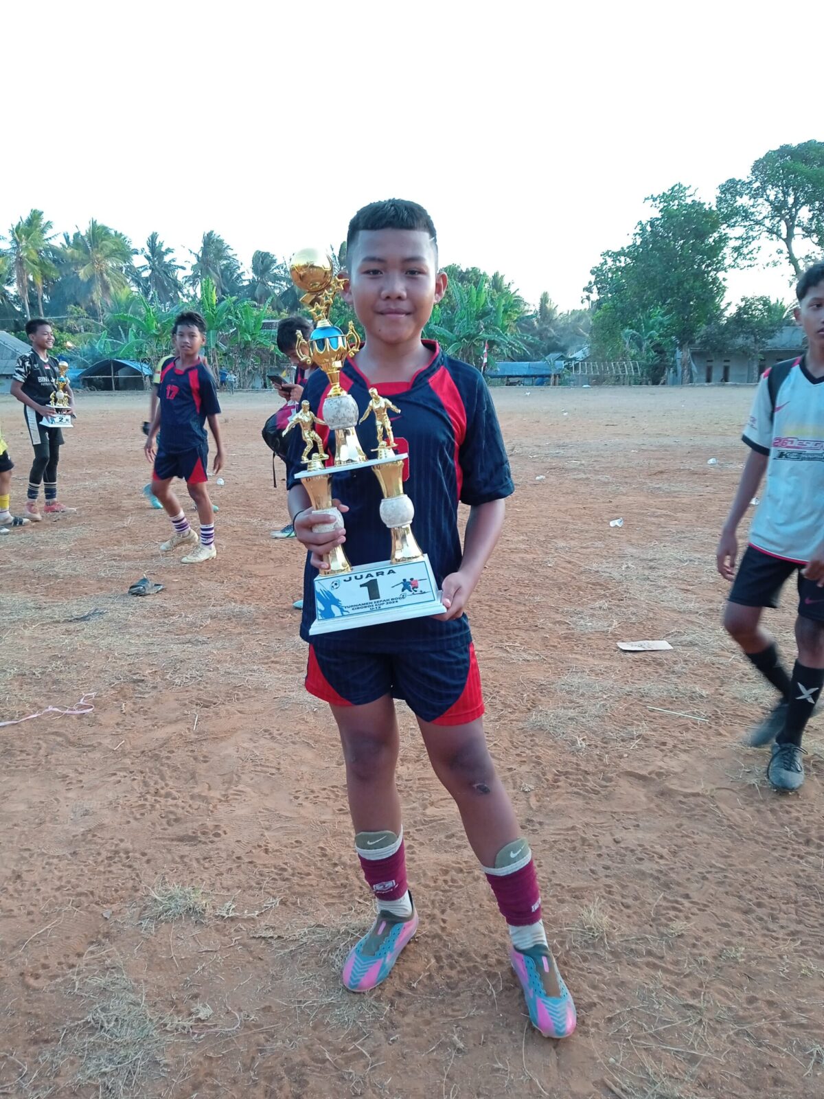 SSB Bina Jaya Malingping Juara Tournamen Sepakbola Open Cibobos
