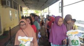 Kelurahan Palabuanratu Salurkan Beras Bantuan Kemensos kepada 1.162 Keluarga Penerima Manfaat