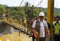 Bupati Sukabumi Tinjau Proyek Jembatan Cilalay, Diharapkan Dongkrak Ekonomi Warga