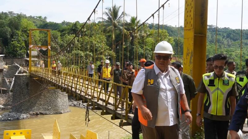 Bupati Sukabumi Tinjau Proyek Jembatan Cilalay, Diharapkan Dongkrak Ekonomi Warga