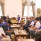 Sekda Terima Bantuan Untuk Korban Bencana di Sukabumi Dari Hiswana Migas Jakarta