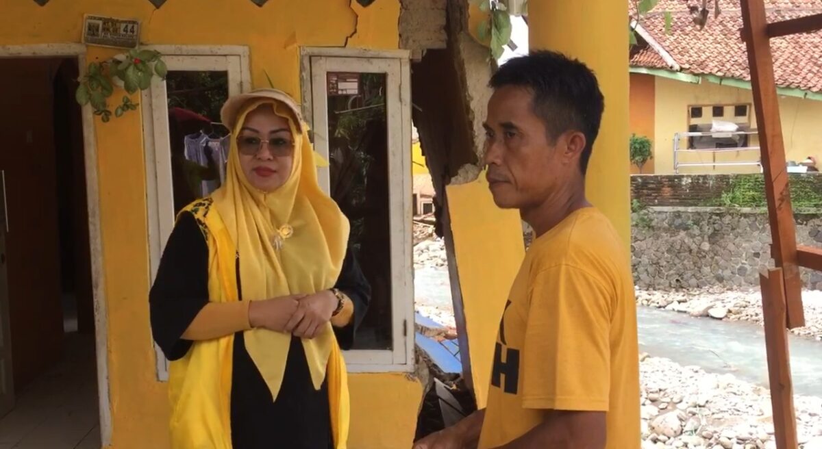 Anggota DPRD Sambangi Rumah Warga yang Rusak Diterjang Luapan Sungai Ci Palabuhanratu