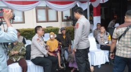 Polres Sukabumi kembali hadir untuk masyarakat! Melalui kegiatan Bhakti Sosial Kesehatan, puluhan warga menjalani operasi katarak gratis yang berlangsung di Aula Rupatama Wicaksana Laghawa. Langkah ini merupakan wujud nyata dari komitmen Polres Sukabumi dalam mendukung kesehatan dan kesejahteraan masyarakat.