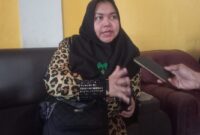 Para pelaku usaha tambang dan pengolahan batu hijau di Kecamatan Cikembar mengikuti pertemuan dengan pemerintah setempat untuk membahas perizinan dan pengelolaan lingkungan.