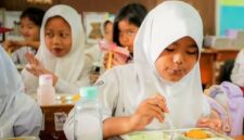 Program MBG terus berjalan selama Ramadhan dengan penyesuaian agar siswa tetap mendapat asupan bergizi saat berbuka puasa. | Instagram.com/badangizinasional.ri