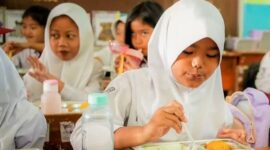 Program MBG terus berjalan selama Ramadhan dengan penyesuaian agar siswa tetap mendapat asupan bergizi saat berbuka puasa. | Instagram.com/badangizinasional.ri