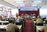 Sekda Kabupaten Sukabumi, Ade Suryaman, bersama Kepala Baperlitbangda, Aep Majmudin, membuka Rapat Koordinasi Pembangunan Kawasan CPUGGp 2025.