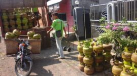 Distribusi LPG 3 Kg Berubah! Pengecer dihapus, penjualan dialihkan ke pangkalan resmi untuk memastikan harga lebih stabil. | instagram.com/danuarta_pro