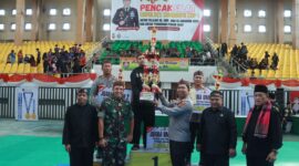 Festival Pencak Silat Kapolres Sukabumi Cup I 2025 resmi ditutup! Acara penuh semangat ini dihadiri oleh berbagai pejabat daerah dan tokoh pencak silat.