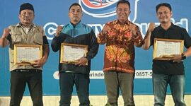 Prestasi membanggakan! Kepala Sekretariat Panwascam Palabuhanratu, Yadi Supriadi, S.I.P., meraih penghargaan sebagai kepala sekretariat terbaik se-Kabupaten Sukabumi dalam ajang Bawaslu Award 2025.