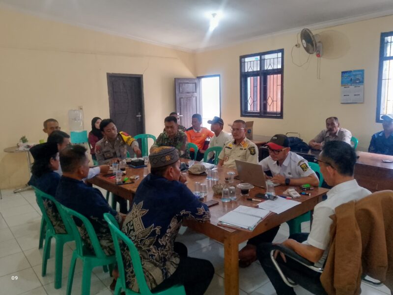Kepala Desa Jayanti, Nandang S.Ag., menggelar rapat koordinasi bersama berbagai elemen masyarakat untuk membahas tiga agenda utama: persiapan Ramadan, penanganan ODGJ, dan persiapan pengumpulan zakat.