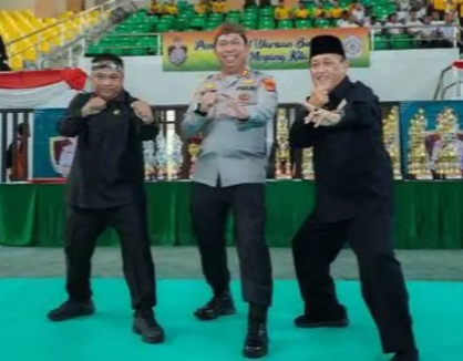 Ketua DPRD Kabupaten Sukabumi, Budi Azhar Mutawali, menghadiri pembukaan Festival Pencak Silat Kapolres Sukabumi CUP I 2025 di GOR Venue Tinju Palabuhanratu.