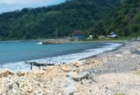 Pantai Cikembang, surga tersembunyi di Sukabumi yang menawarkan keindahan alami dan ketenangan. 