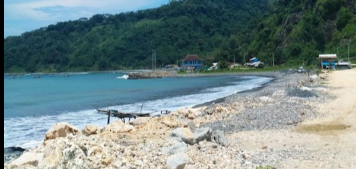 Pantai Cikembang, surga tersembunyi di Sukabumi yang menawarkan keindahan alami dan ketenangan. 