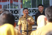 Apel pagi perdana tahun 2025 menjadi momen penting bagi ASN Kabupaten Sukabumi untuk memperkuat komitmen dalam menjalankan tugas pemerintahan dan pelayanan publik.