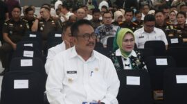 Bupati Sukabumi, H. Asep Japar, menghadiri pertemuan strategis dalam sinergi lintas sektor untuk mewujudkan program Jawa Barat Istimewa. Dengan fokus pada keamanan, infrastruktur, pendidikan, kesehatan, dan ekonomi, sinergi ini diharapkan membawa perubahan signifikan bagi pembangunan berkelanjutan.