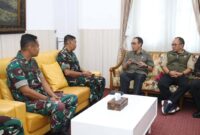 Sekda Kabupaten Sukabumi, H. Ade Suryaman, menerima kunjungan Komandan Lanud Atang Sendjaja, Marsekal Pertama TNI A. F. Picaulima, dalam rangka persiapan HUT TNI AU.