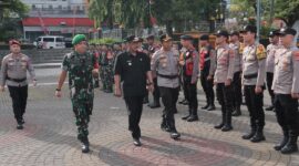 Pemerintah Kabupaten Sukabumi menggelar Apel Siaga Pemberantasan Premanisme di Alun-alun Palabuhanratu. Dipimpin langsung oleh Bupati H. Asep Japar, kegiatan ini menegaskan komitmen bersama dalam menciptakan lingkungan yang aman dan kondusif.