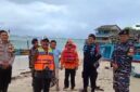 KM Sri Mulya 03 tenggelam dihantam gelombang besar di Perairan Ujung Genteng. Dua nelayan selamat, sementara dua lainnya masih dalam pencarian. 