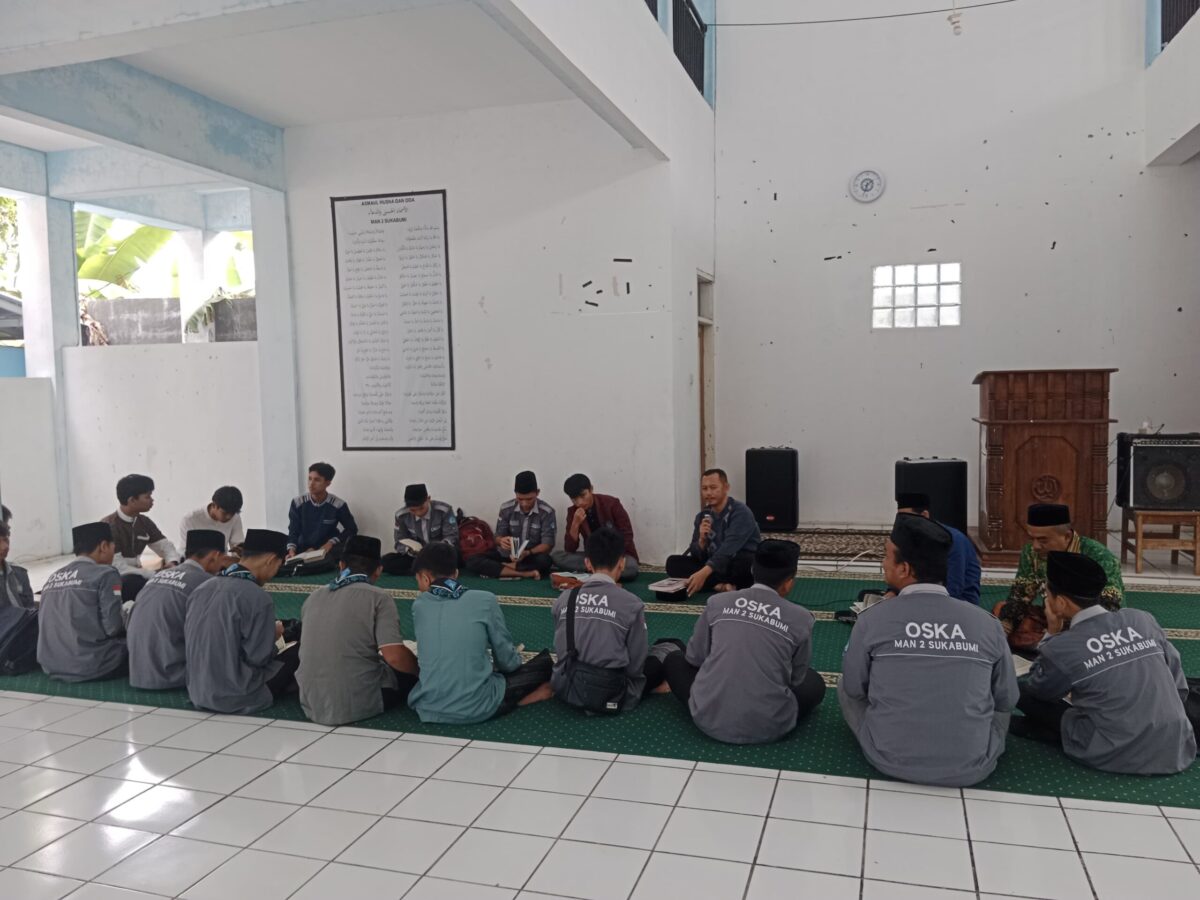 Civitas Akademika MAN 2 Sukabumi turut serta dalam Indonesia Khotaman Al-Qur'an, sebuah kegiatan nasional yang digelar oleh Kementerian Agama RI.