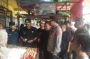 Sidak Forkopimda Sukabumi di Pasar Semi Modern Palabuhanratu mengungkap temuan mengejutkan: kemasan Minyak Kita berlabel 1 liter ternyata hanya berisi 800 mililiter. Kapolres Sukabumi, AKBP Samian,