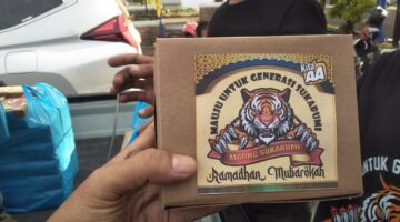 Kebaikan di bulan suci! Maung Sukabumi berbagi 599 takjil gratis kepada pengguna jalan di Jalan Raya Siliwangi. Semoga berkah dan menjadi inspirasi bagi kita semua untuk terus berbagi. Mari lanjutkan kebaikan untuk Sukabumi yang lebih baik!
