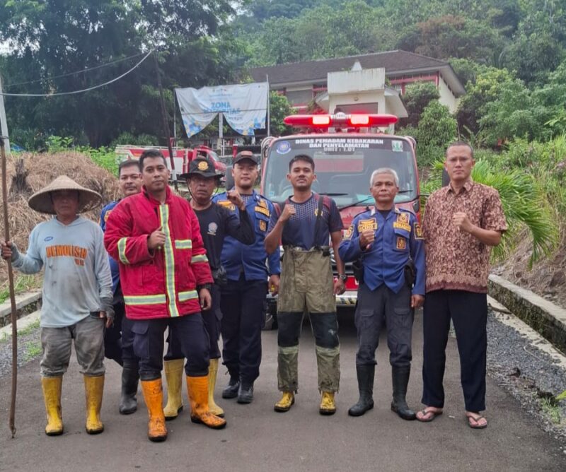 Pos Damkar Palabuhanratu mengimbau masyarakat untuk lebih waspada terhadap potensi kebakaran, terutama di bulan suci Ramadan. Jangan sembarangan membakar lahan dan pastikan kompor serta peralatan listrik dalam keadaan aman sebelum meninggalkan rumah.