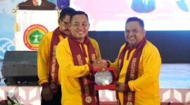 Bupati Sukabumi H. Asep Japar menegaskan komitmennya dalam meningkatkan kualitas layanan kesehatan di Sukabumi. Dalam peringatan HUT ke-51 PPNI, ia mengajak tenaga kesehatan memberikan pelayanan terbaik, 