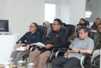 Bupati Sukabumi H. Asep Japar bersama jajaran mengikuti Rapat Kerja dan RDP bersama DPR RI secara virtual dari Command Center Setda Kabupaten Sukabumi.