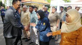Kepala Dinas Pertanian Kabupaten Sukabumi menghadiri apel pagi dan halal bihalal bersama Bupati Sukabumi, H. Asep Japar, di halaman Sekretariat Daerah.