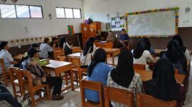 Penilaian Sumatif Akhir Jenjang (PSAJ) Paket C di PKBM Muslim Cendikia Cikakak resmi ditutup dengan penuh kesuksesan. Tiga hari pelaksanaan berjalan tertib, lancar, dan penuh semangat dari para peserta.