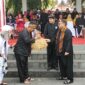 Pagelaran Budaya Rakyat 2025 menjadi momen penuh makna dalam pisah sambut Bupati dan Wakil Bupati Sukabumi. Di tengah semarak budaya tradisional dan kolaborasi generasi, semangat melestarikan kearifan lokal terus digaungkan.