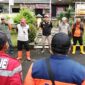 BPBD Kabupaten Sukabumi turun langsung meninjau lokasi abrasi sungai di RW 8. Kepala Pelaksana Deden Sumpena bersama tim melakukan langkah darurat guna mengurangi risiko dampak lanjutan jika hujan kembali mengguyur.