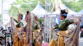 Lebih dari 500 penari dari berbagai komunitas tampil memukau dalam acara 