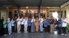 Dua pelajar terbaik asal Sukabumi resmi dilepas untuk mengikuti Seleksi Calon Paskibraka Provinsi Jawa Barat. Semangat menggapai prestasi, harumkan nama daerah di tingkat yang lebih tinggi!