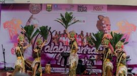 Pagelaran seni tari tradisional di Palabuhanratu menjadi wadah silaturahmi sekaligus upaya pelestarian budaya daerah.