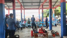 Damkar Pelabuhanratu gelar edukasi tahunan pengenalan alat pemadam dan penyelamatan untuk siswa TK hingga SMA. Kegiatan ini bertujuan membentuk kesadaran kesiapsiagaan sejak dini.