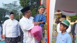 Pimpinan daerah Kabupaten Sukabumi melaksanakan Salat Idul Adha 1446 H bersama masyarakat di Ponpes Modern Assalam Putri, Kecamatan Warungkiara.
