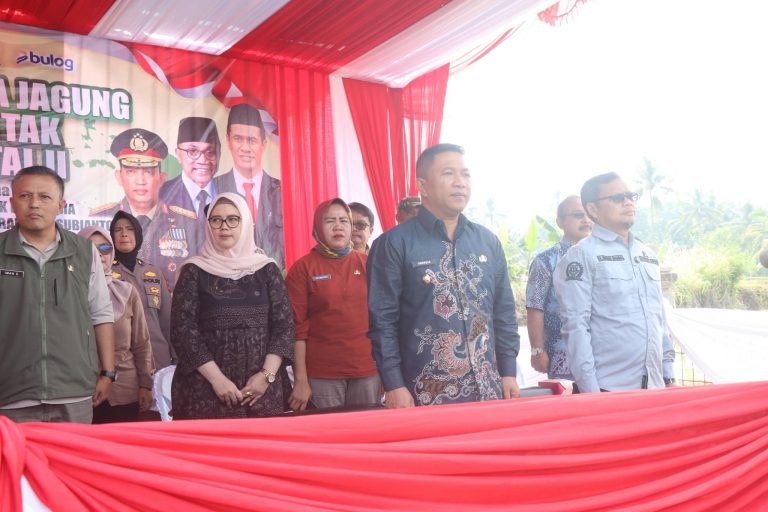 Panen Raya Jagung Serentak Kuartal II di Desa Selawangi menjadi bukti nyata sinergi antara petani, pemerintah daerah, dan Polri dalam memperkuat ketahanan pangan nasional.