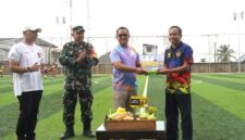 Lapang Mini Soccer Garuda Bhwa resmi dibuka oleh Asda II Bidang Ekonomi dan Pembangunan, Puji Widodo.